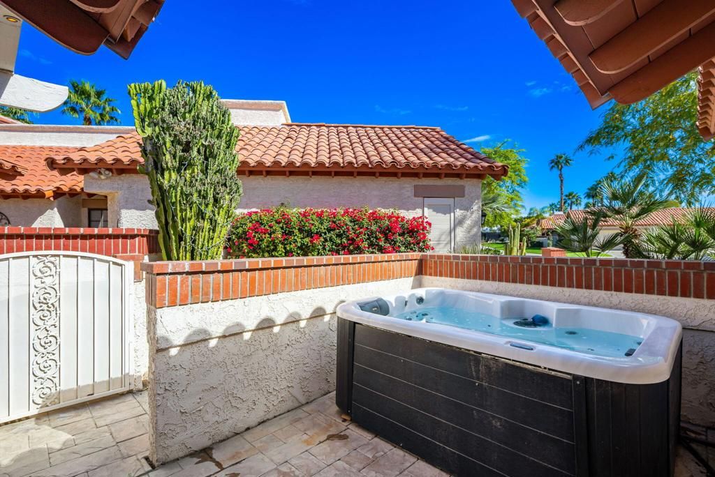 Image 15 of property listing at 127 Avellino Circle, Palm Desert, CA 92211