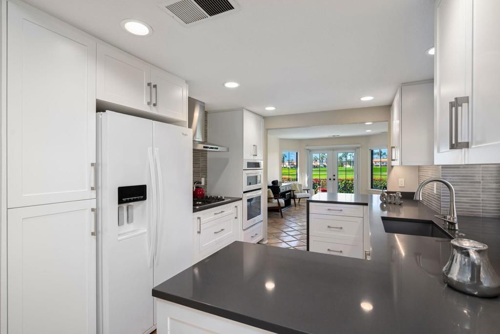 Image 35 of property listing at 127 Avellino Circle, Palm Desert, CA 92211