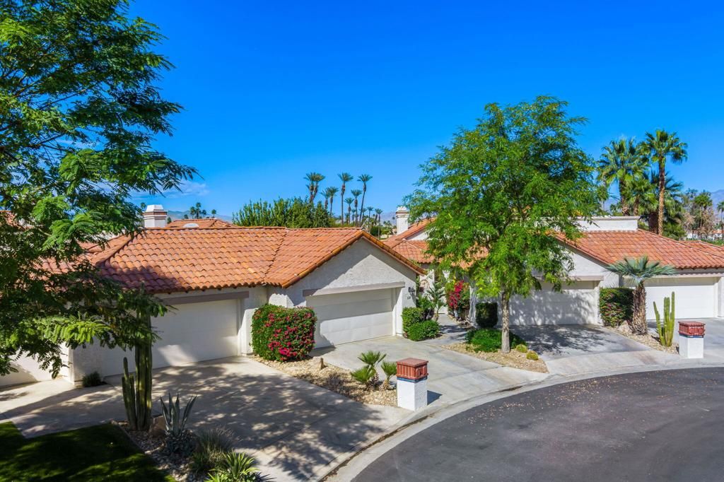 Image 4 of property listing at 127 Avellino Circle, Palm Desert, CA 92211