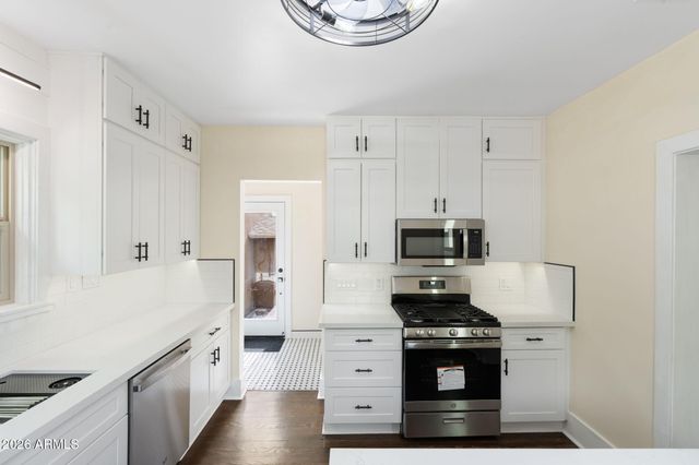 332 E WINDSOR Avenue, Phoenix, AZ 85004