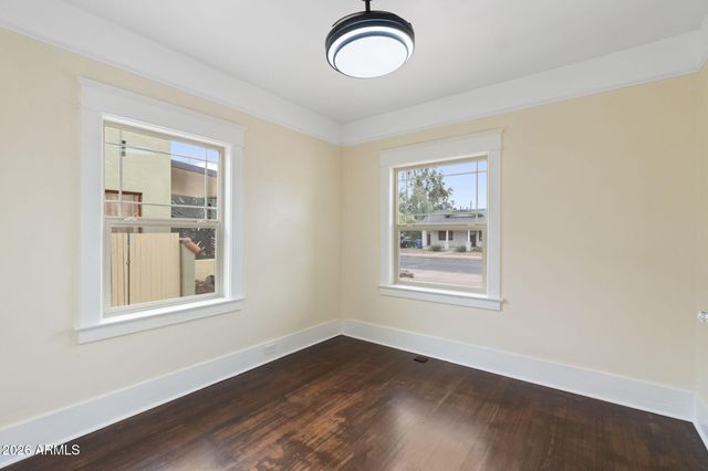 332 E WINDSOR Avenue, Phoenix, AZ 85004