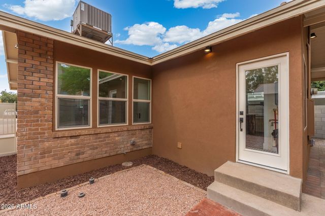 332 E WINDSOR Avenue, Phoenix, AZ 85004