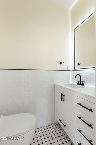 332 E WINDSOR Avenue, Phoenix, AZ 85004