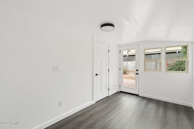 332 E WINDSOR Avenue, Phoenix, AZ 85004