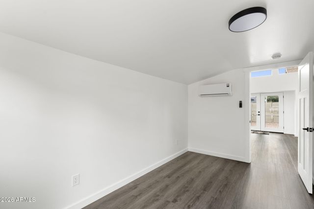 332 E WINDSOR Avenue, Phoenix, AZ 85004