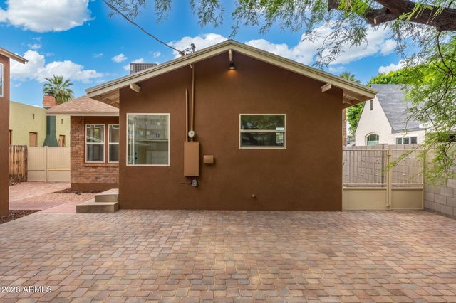 332 E WINDSOR Avenue, Phoenix, AZ 85004