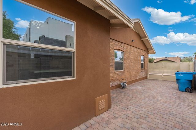 332 E WINDSOR Avenue, Phoenix, AZ 85004