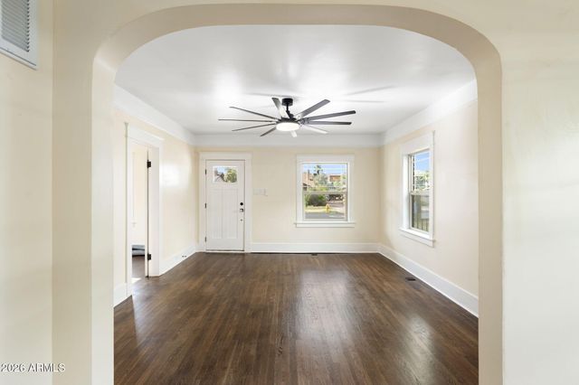 332 E WINDSOR Avenue, Phoenix, AZ 85004