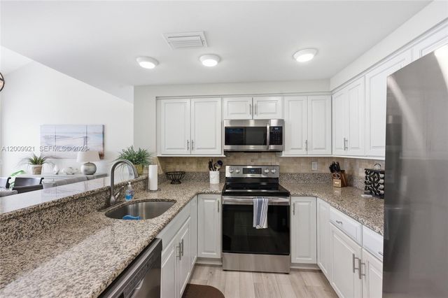 109 Mainsail Cir 1, Jupiter, FL 33477
