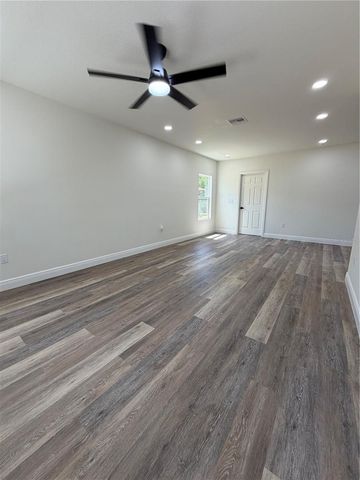 7152 PALM AVENUE, Leesburg, FL 34788