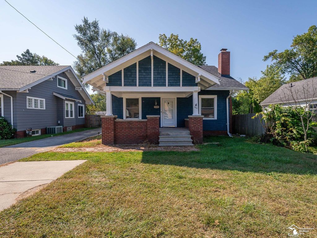 1103 W Temperance Road, Bedford Twp, MI 48182