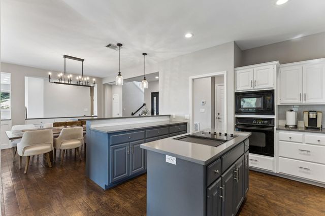 26310 Countryside DR, Spicewood, TX 78669