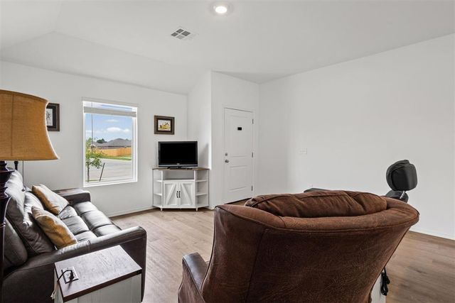 3880 Ada Avenue, Harrah, OK 73045