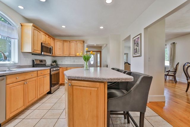 16 Endicott St, Saugus, MA 01906