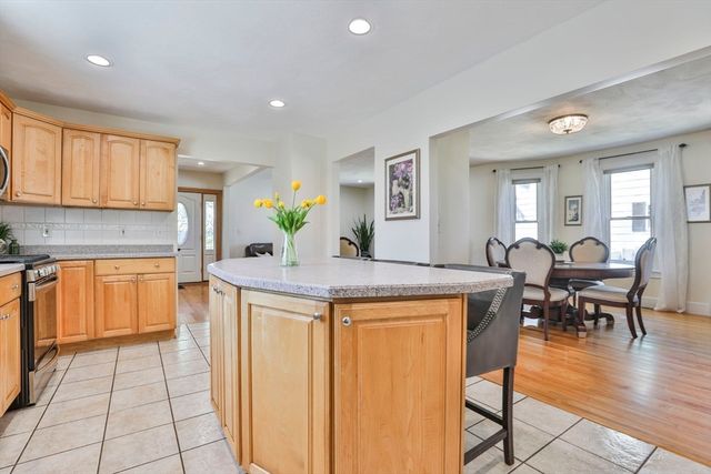 16 Endicott St, Saugus, MA 01906