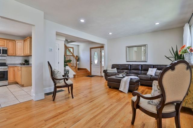16 Endicott St, Saugus, MA 01906