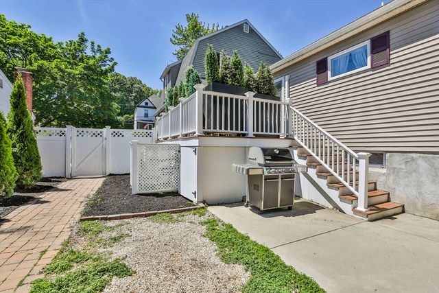 16 Endicott St, Saugus, MA 01906