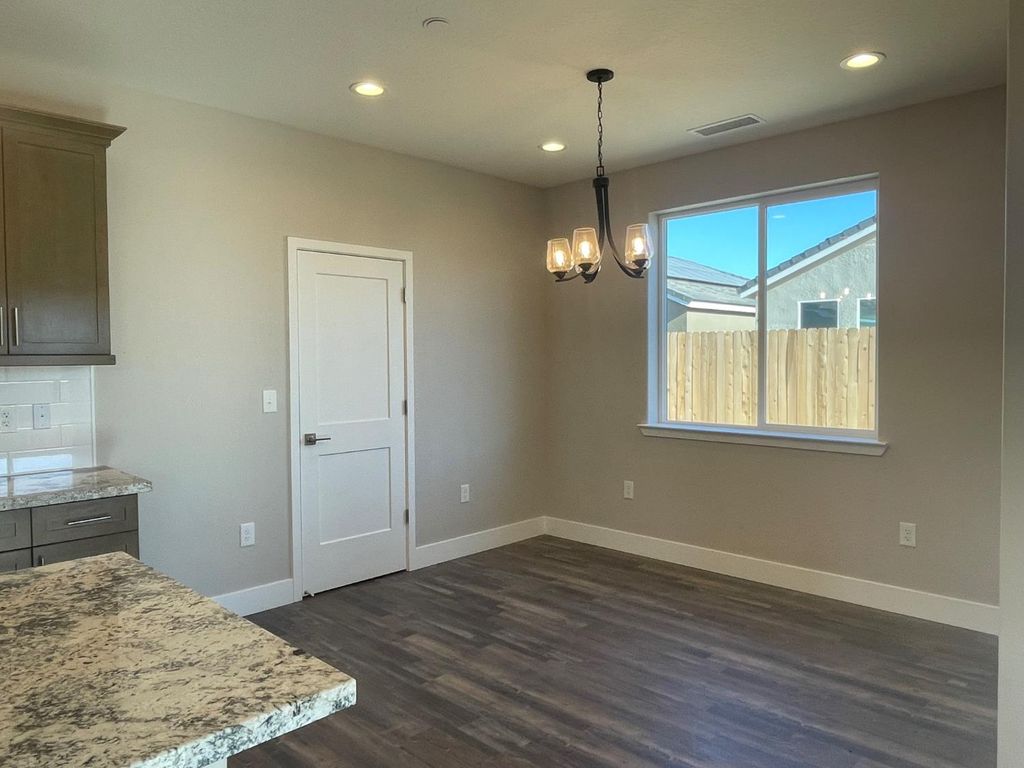 Image 3 of property listing at 16219 W Sunset Ave, Kerman, CA 93630