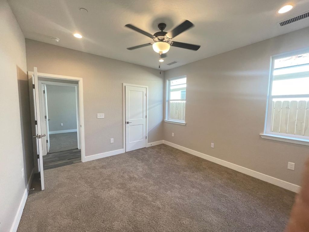 Image 6 of property listing at 16219 W Sunset Ave, Kerman, CA 93630