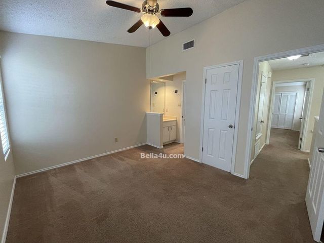 512 Eberhart LN 605, Austin, TX 78745