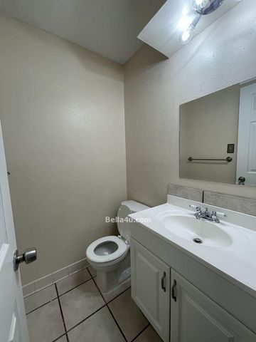 512 Eberhart LN 605, Austin, TX 78745