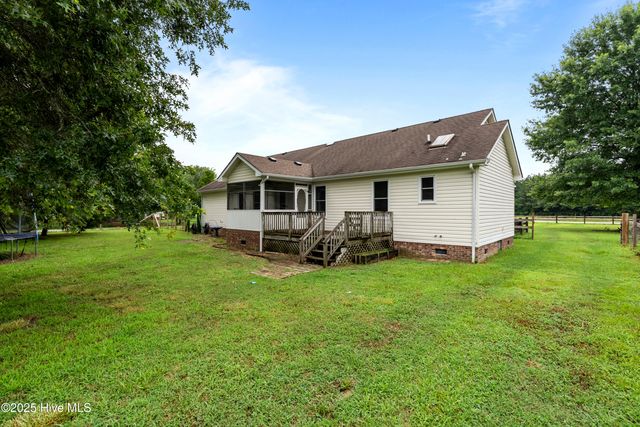 1430 Middle Swamp Road, Corapeake, NC 27926