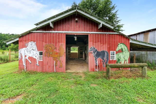 1430 Middle Swamp Road, Corapeake, NC 27926