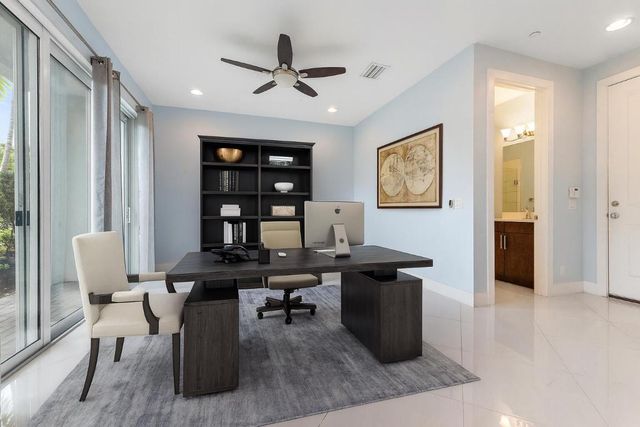 7085 Edison Place, Palm Beach Gardens, FL 33418