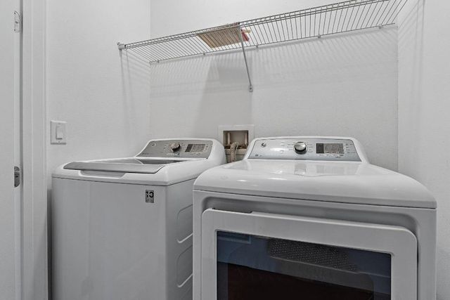 7085 Edison Place, Palm Beach Gardens, FL 33418