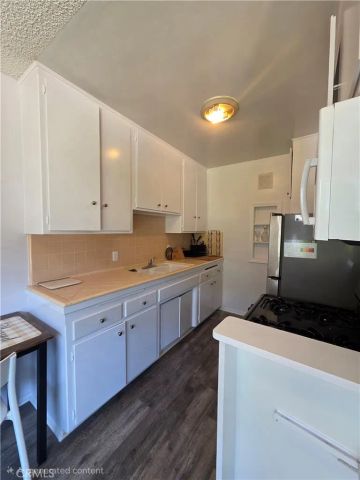 735 Cedar Avenue, Long Beach, CA 90813