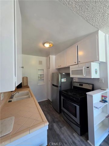 735 Cedar Avenue, Long Beach, CA 90813