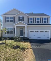 24 EVERGLADES RD, Barboursville, VA 22923