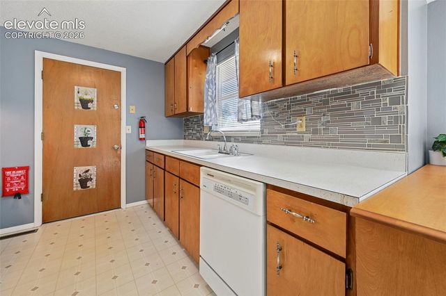 313 Cranbrook Circle, Colorado Springs, CO 80906