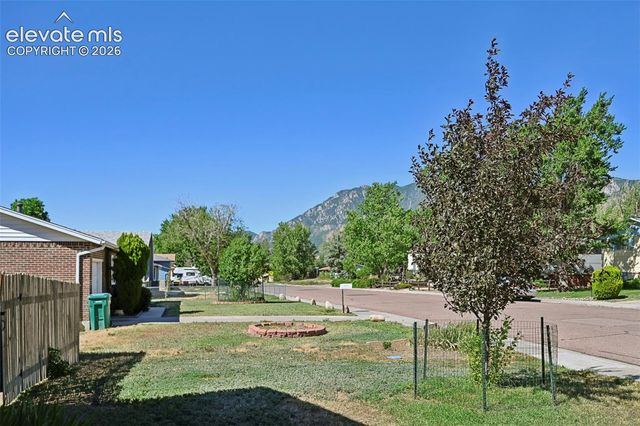 313 Cranbrook Circle, Colorado Springs, CO 80906