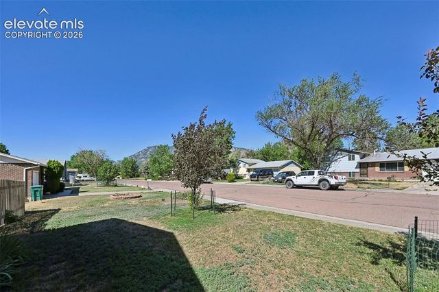 313 Cranbrook Circle, Colorado Springs, CO 80906