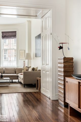 38 E 63RD Street, New York City, NY 10065