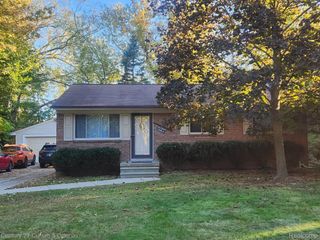 34455 Rhonswood Street, Farmington Hills, MI 48335