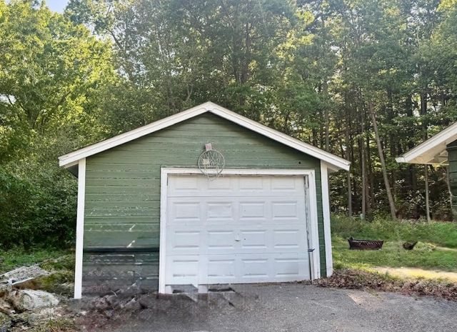 209 Carl Ave, Brockton, MA 02302
