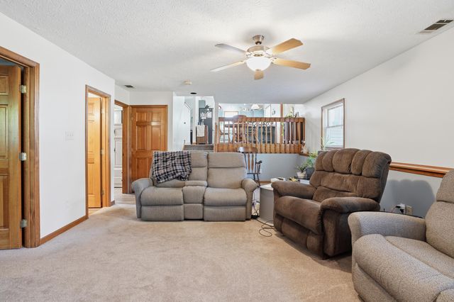264 Springhill Drive, Valparaiso, IN 46385