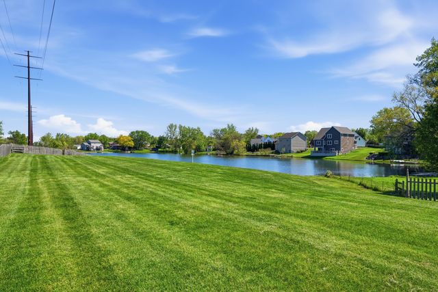 264 Springhill Drive, Valparaiso, IN 46385