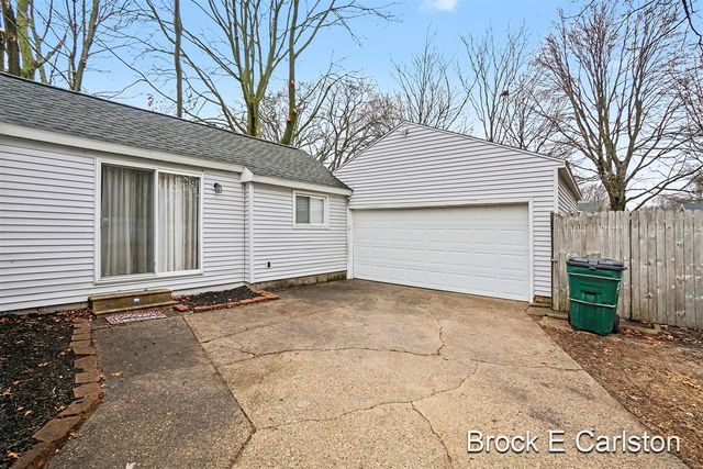 2280 Norman Avenue, Norton Shores, MI 49441