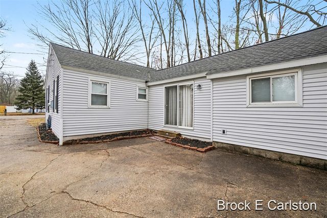 2280 Norman Avenue, Norton Shores, MI 49441