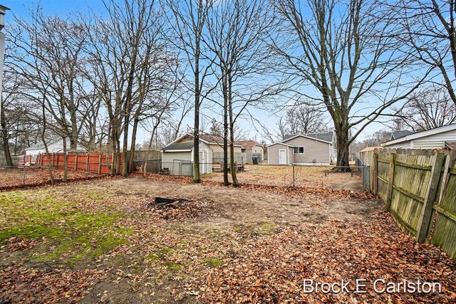 2280 Norman Avenue, Norton Shores, MI 49441