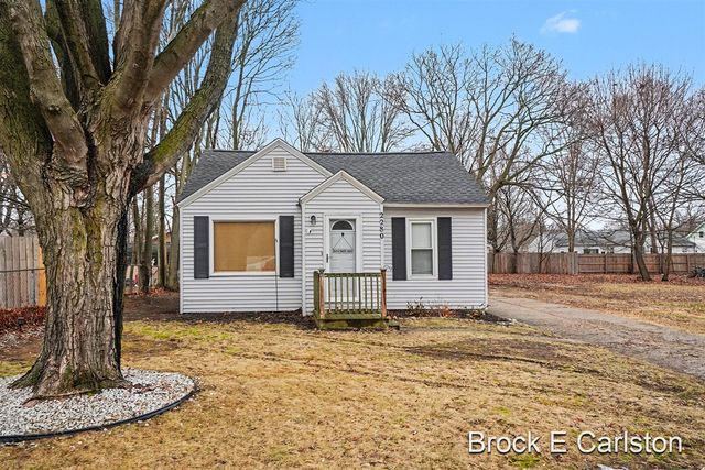 2280 Norman Avenue, Norton Shores, MI 49441