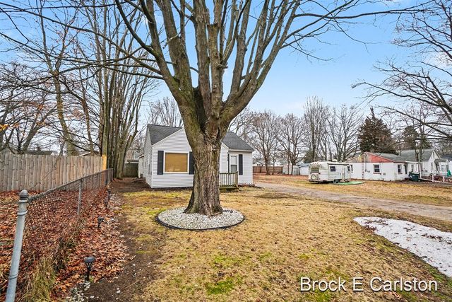 2280 Norman Avenue, Norton Shores, MI 49441