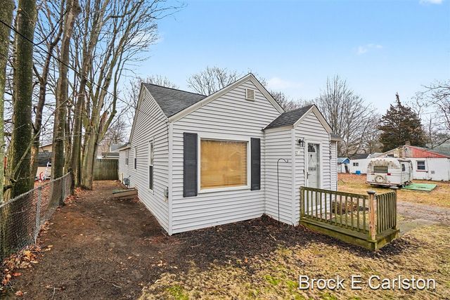 2280 Norman Avenue, Norton Shores, MI 49441