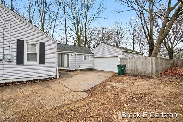 2280 Norman Avenue, Norton Shores, MI 49441