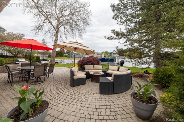 625 Island Drive, White Lake Charter Township, MI 48386