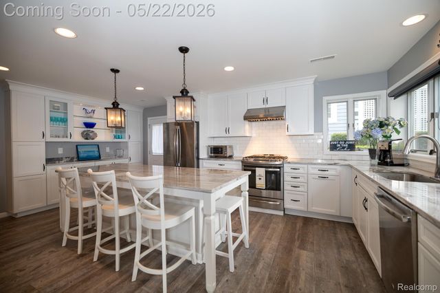 625 Island Drive, White Lake Charter Township, MI 48386