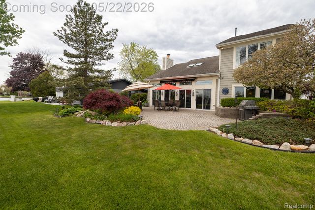 625 Island Drive, White Lake Charter Township, MI 48386
